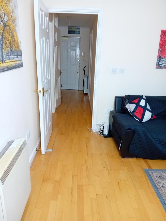 Ensuite Double Room Лондон Екстериор снимка